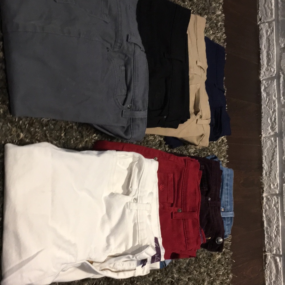 Bundle of 8 pair of GV jean-style pants. Size 8.